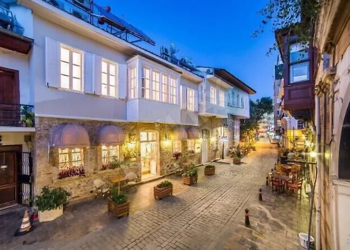 Lavin Suites